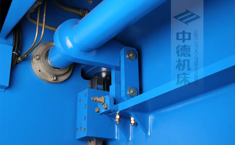ZDPK-6325配有中德公司最新型扭軸同步裝置，強度高，能調(diào)節(jié)，專利技術.jpg
